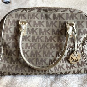 Micheal Kors hand bag